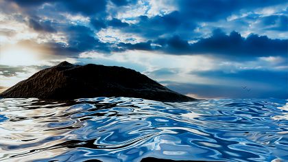 Vorschaubild von Wellen Wolken und einer Insel